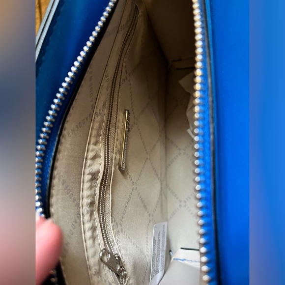 Steve Madden Bevelyn Convertible Crossbody Bag - Picture 6 of 8